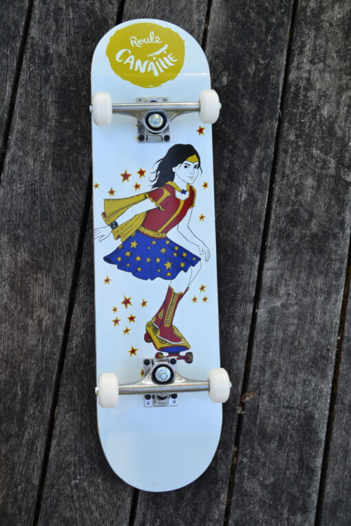 Skateboard Wondergirl